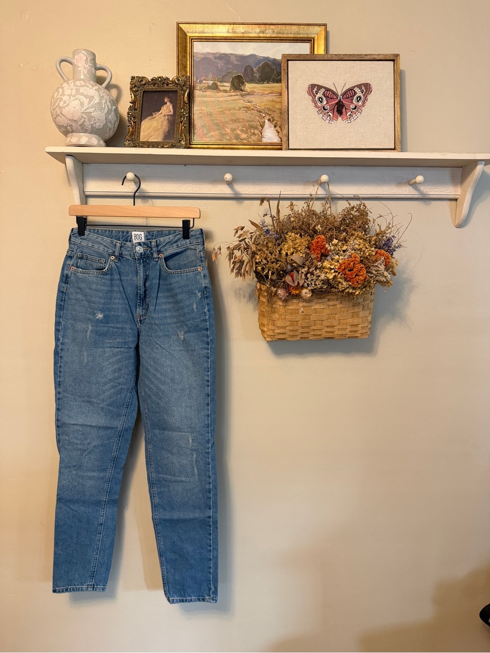 BDG High-Rise Straight Jeans in Classic Blue Wash